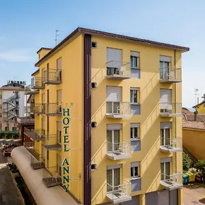 https://anny.hotelslidodijesolo.com