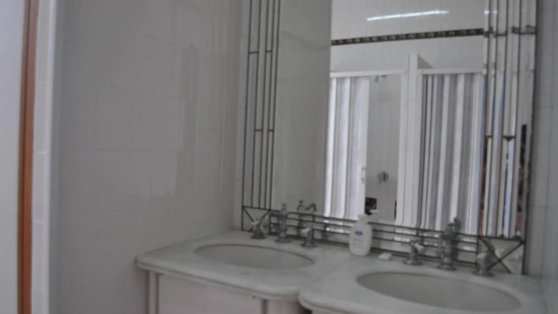 Naples Experience Hostel - Age Limit 18-28